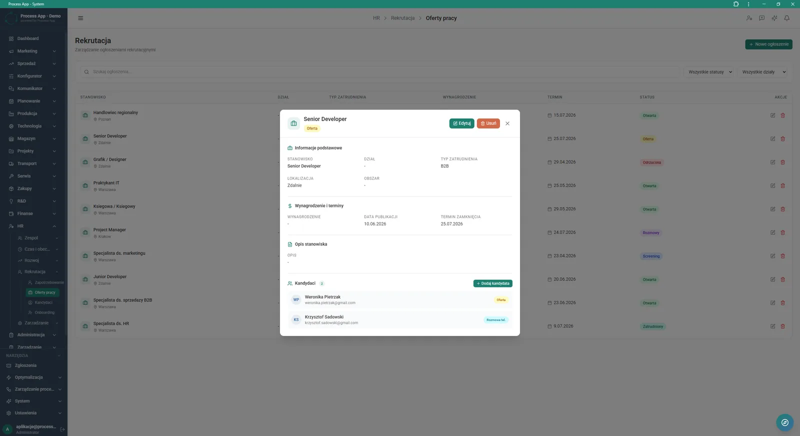 The screen shows a list of job offers with an open detail window for a selected ad, containing information about the position, dates and assigned candidates.